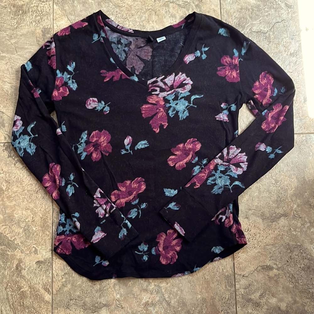 BDG by Urban Outfitters Women’s Knit V-Neck Sweater